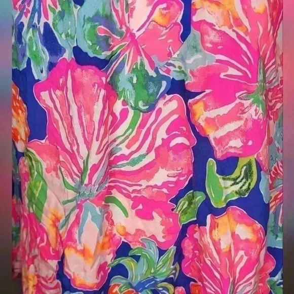 Lilly Pulitzer Martinique Jungle Utopia V Neck Top Size Medium - Picture 4 of 11